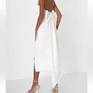 Lulu’s White Strapless Bow Midi Dress